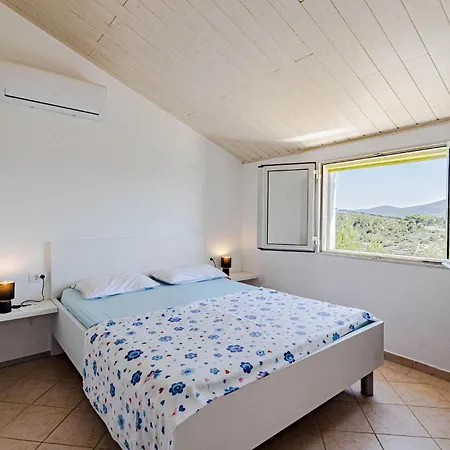 Tatil Evi Stratincica 83 With Outdoor Swimmingpool Vela Luka