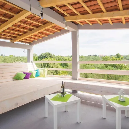 Stratincica 83 With Outdoor Swimmingpool Tatil Evi