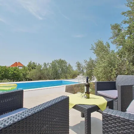 Tatil Evi Stratincica 83 With Outdoor Swimmingpool Vela Luka