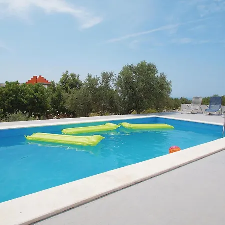 Stratincica 83 With Outdoor Swimmingpool * Vela Luka